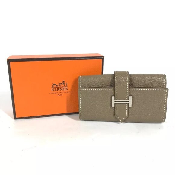 HERMES 4 key case Bearn Key H logo Key Case Chevre Etoupe Beige/SilverHardware - Picture 2 of 10